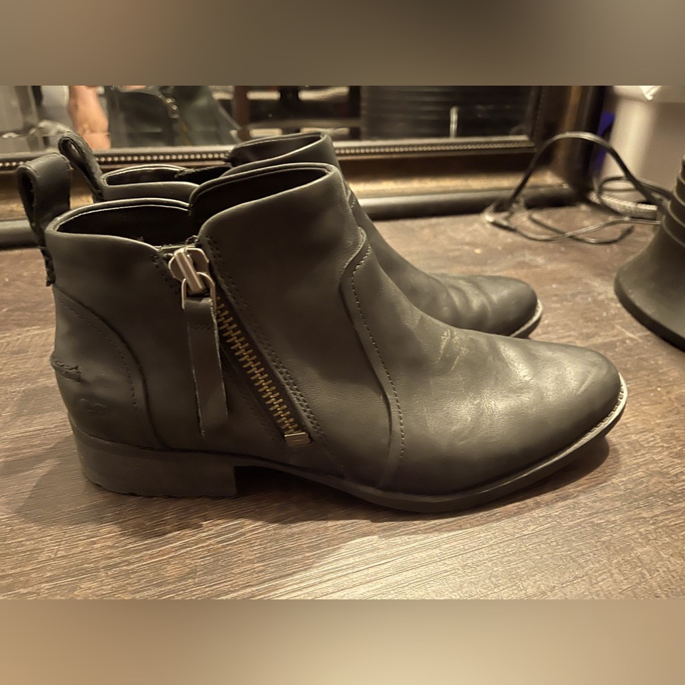 Ugg Bootie